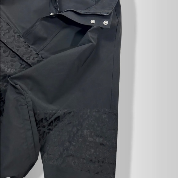STAMPD Packable Pullover Jacket - Picture 7 of 9